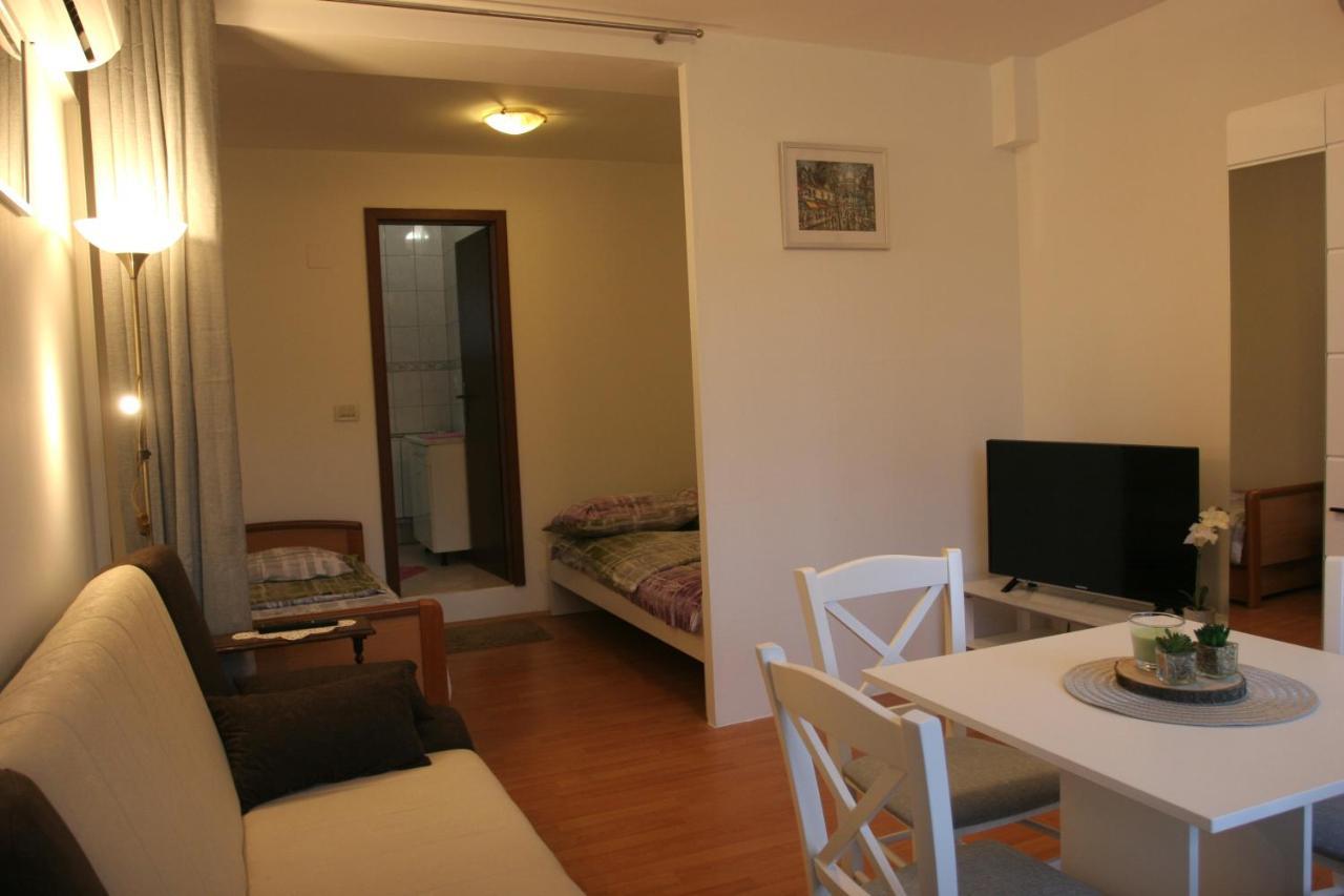 Studio Apartman Maria Cavle Bagian luar foto